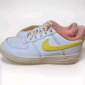 NIKE FORCE 1 LV8 PS White Yellow Strike DV2199-100 Youth Size 2.5 Kids Eu 34
